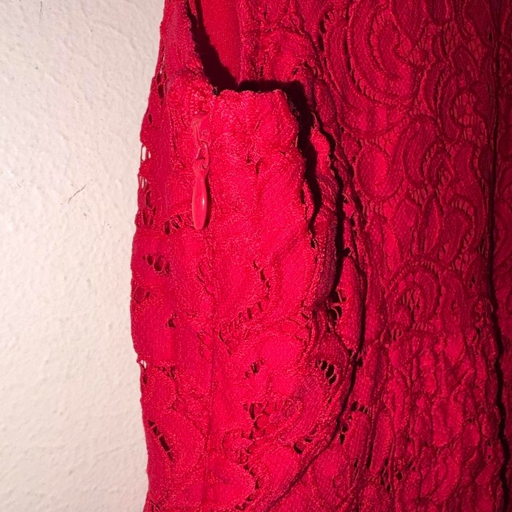 Lane Bryant red lace tank top with floral embroidery, size 14 - Picture 7 of 8